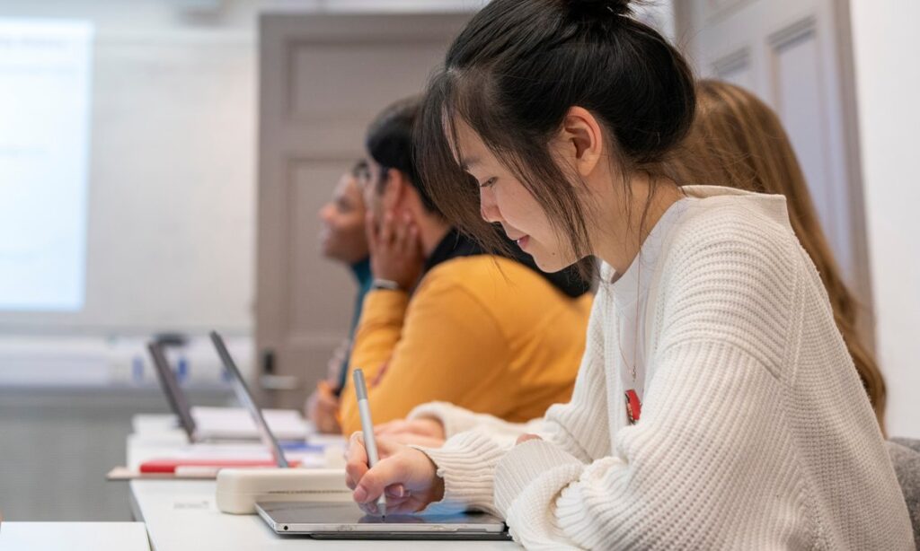 Economics and Philosophy Degrees Shaping Critical Thinkers in the UK